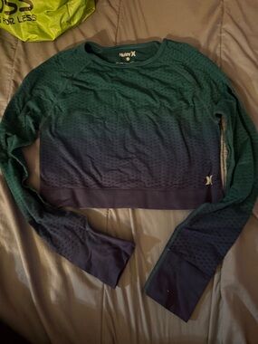 Hurley Women's Teal-to-Navy Ombre Long Sleeve Crop Top
